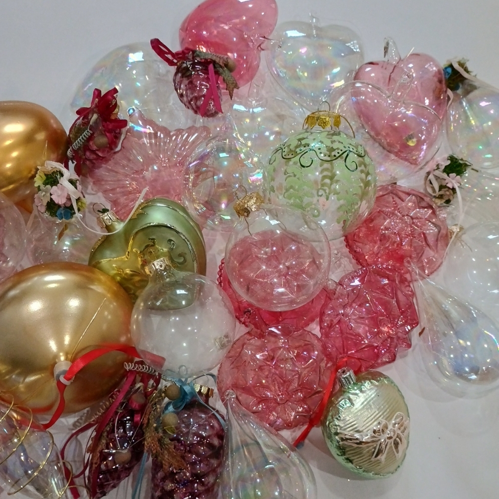 Assorted Lot of Pink Gold Green Clear Ornaments Pinecones Hearts Christmas